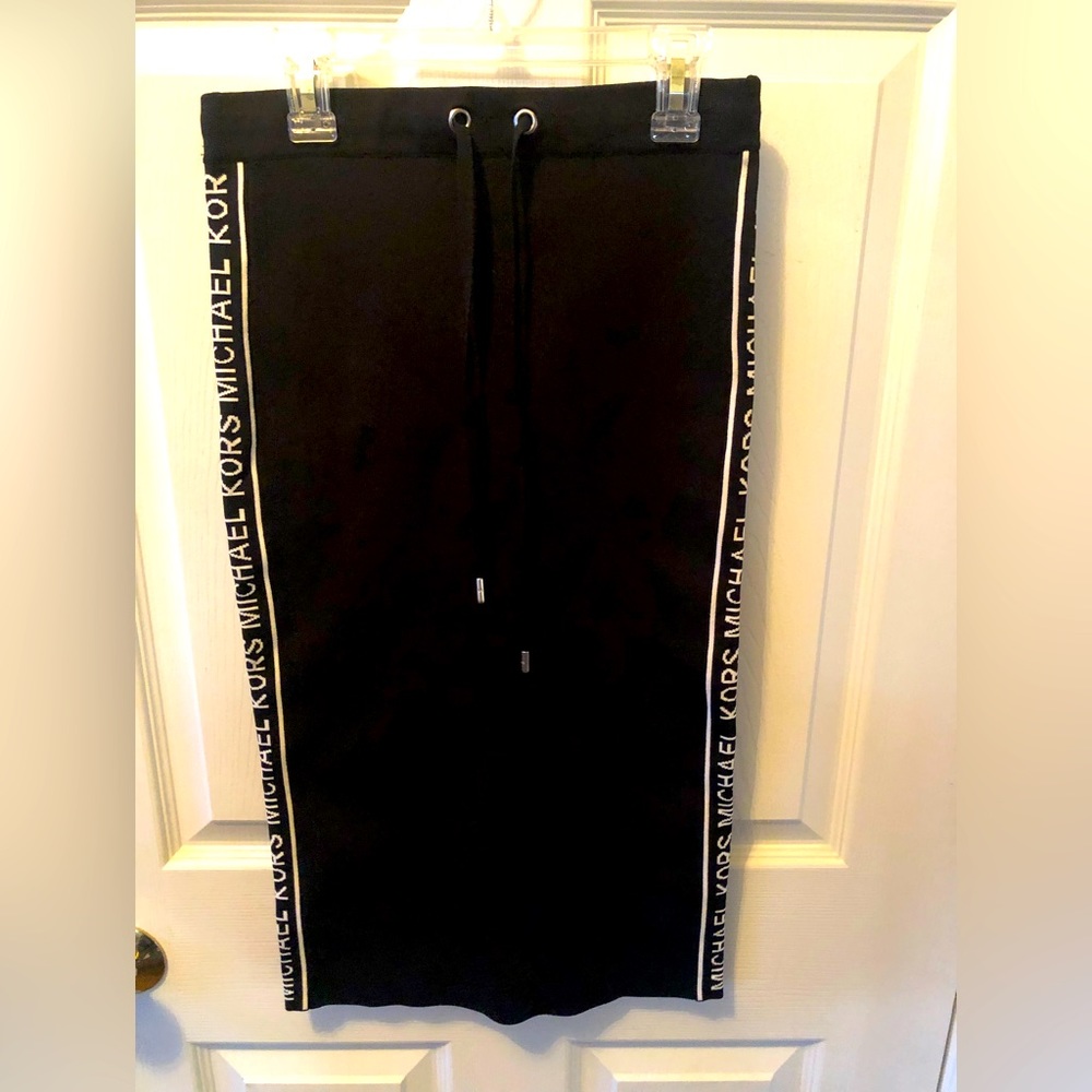 Michael Kors Black ribbed skirt